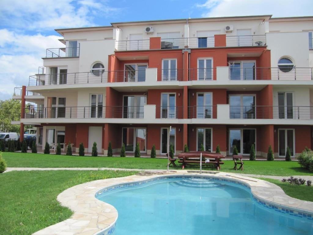 Goldenbeach Deluxe Apartment Siofok Exterior photo